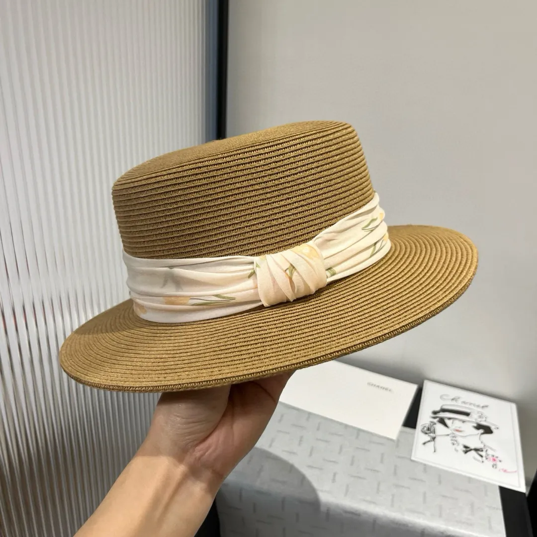 💰140¥ Chanel flat top hat, head circumference 57cm