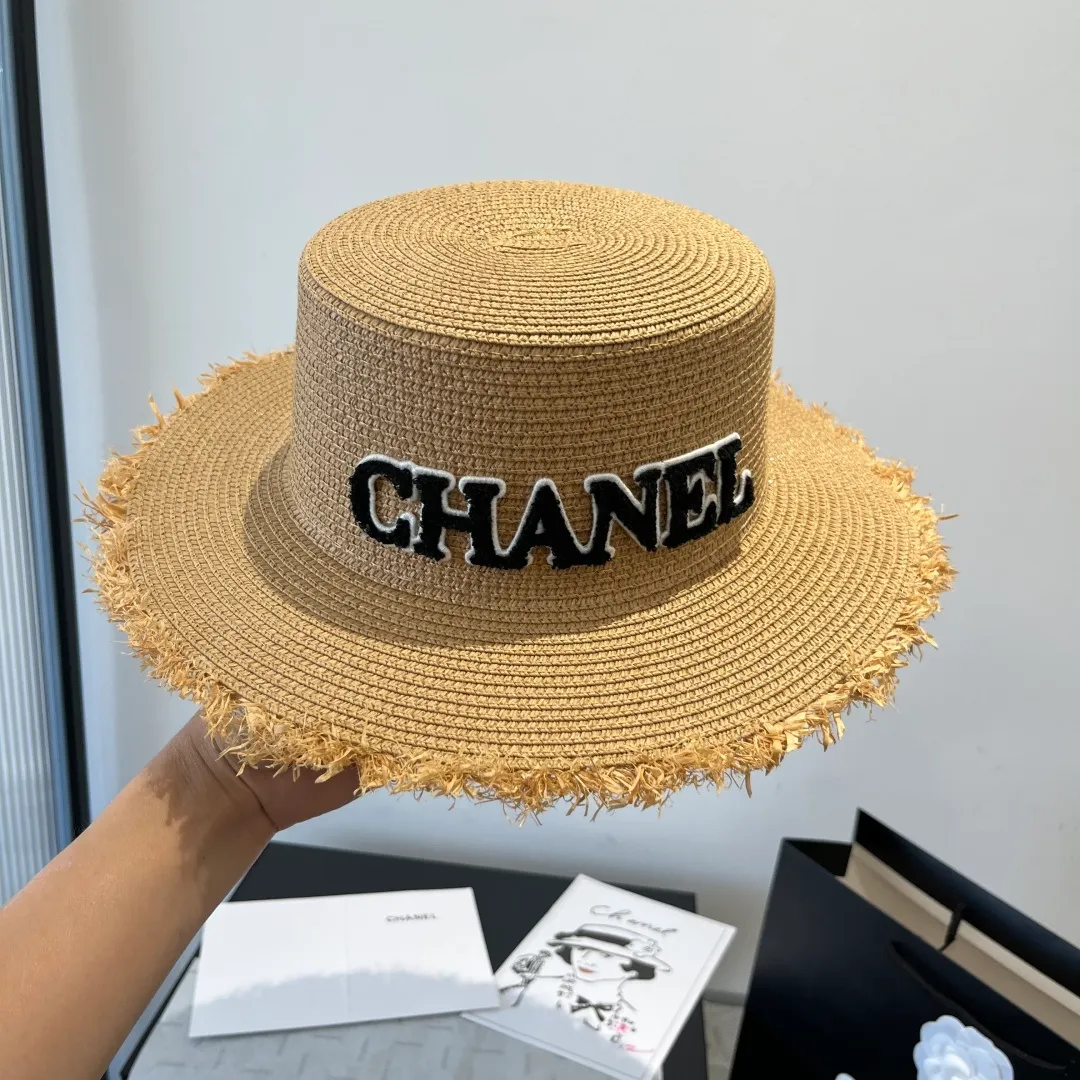 💰100¥ Chanel flat top hat