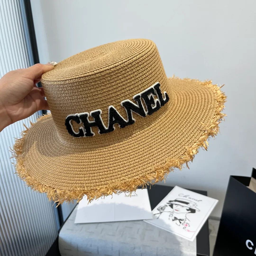 💰100¥ Chanel flat top hat