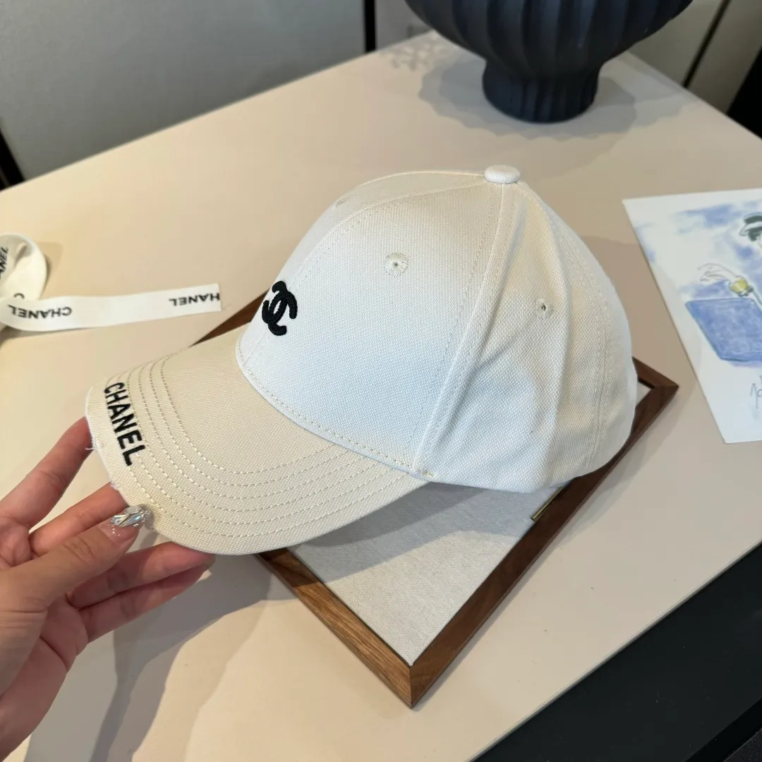💰70¥ Chanel new peaked cap, head circumference 57cm