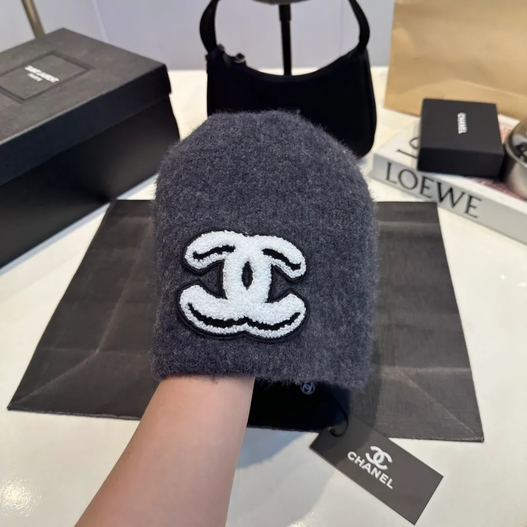 P60 Chanel Chanel 25 autumn and winter new knitted cold hat woven pattern wool knitted beanie