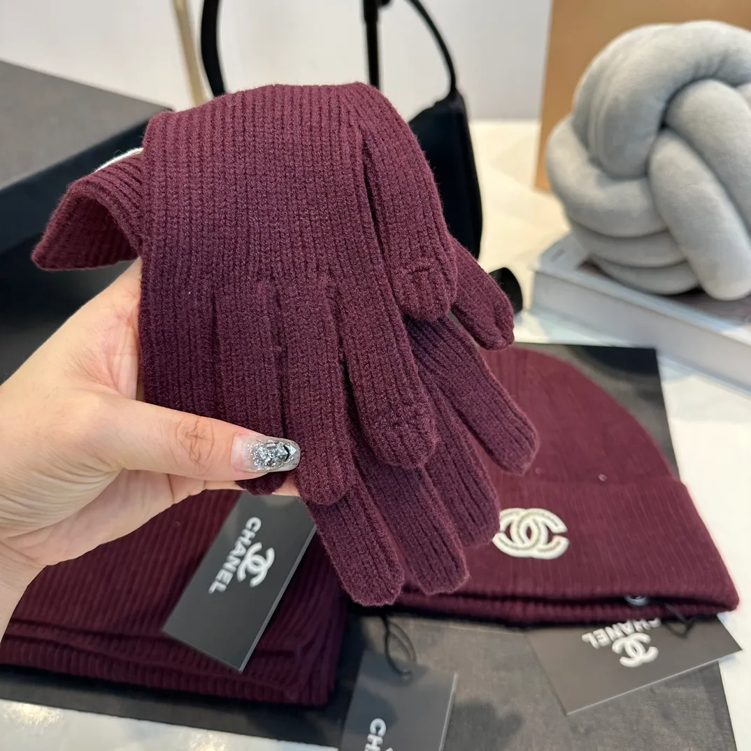 P170 Chanel Beanie Hat Set Hat Scarf Hat + Scarf + Gloves