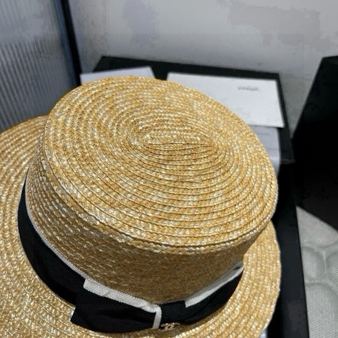 💰160¥ Chanel official flat top hat, made of straw, head circumference 57cm