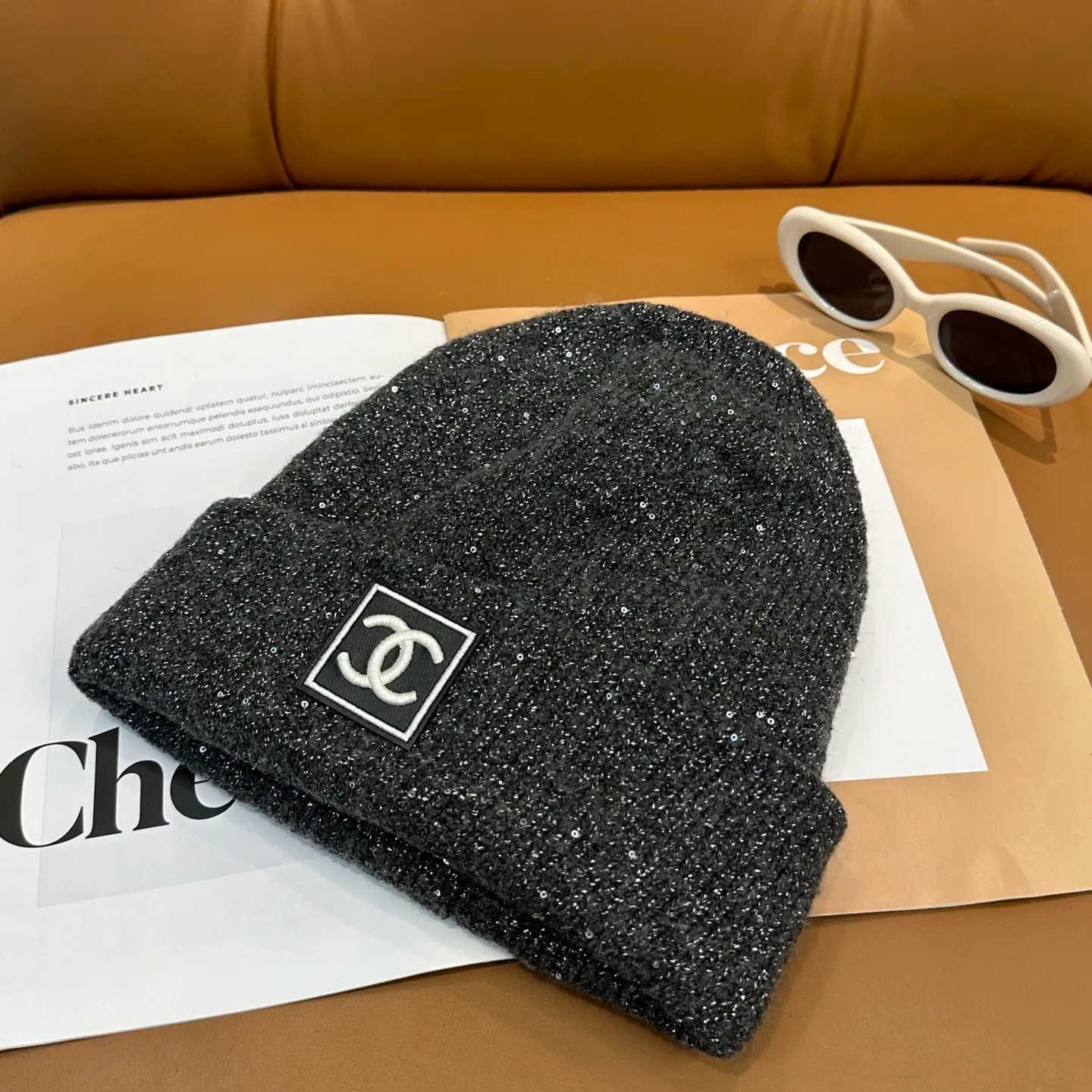 P66 comes with dust bag 🌺 [CHANEL] New knitted hat, Xiaohongshu, the main recommendation of major Internet celebrities! Thicker and warmer, fashionable and popular🌸First-class texture, the best brand for keeping warm in autumn and winter, order now, limited quantity available