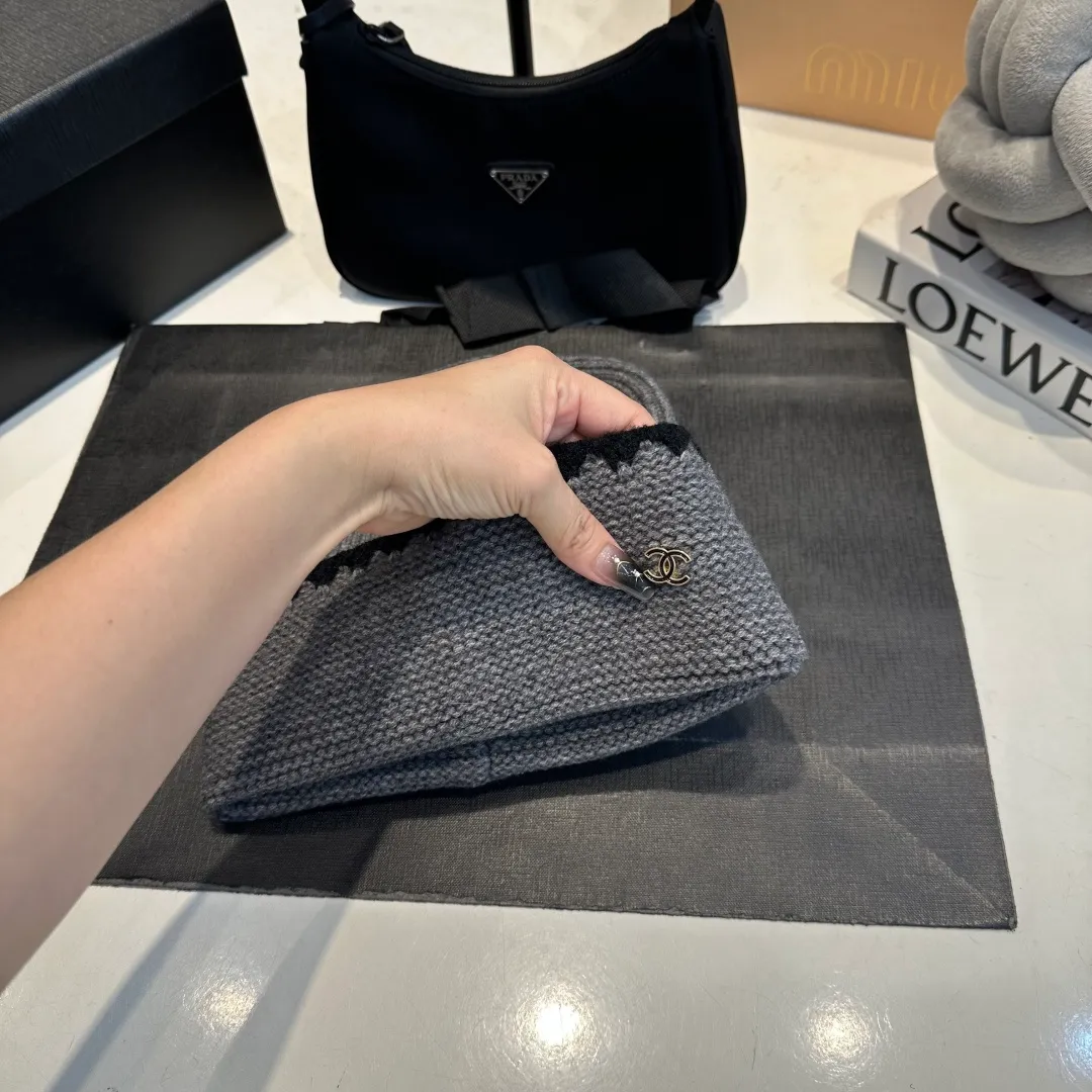 P50 Cha.nel official website quality Chanel autumn and winter woolen hat recommended by Internet celebrity fashion bloggers, Xiaohongshu's popular style, super soft and comfortable knitted hat with excellent elasticity!