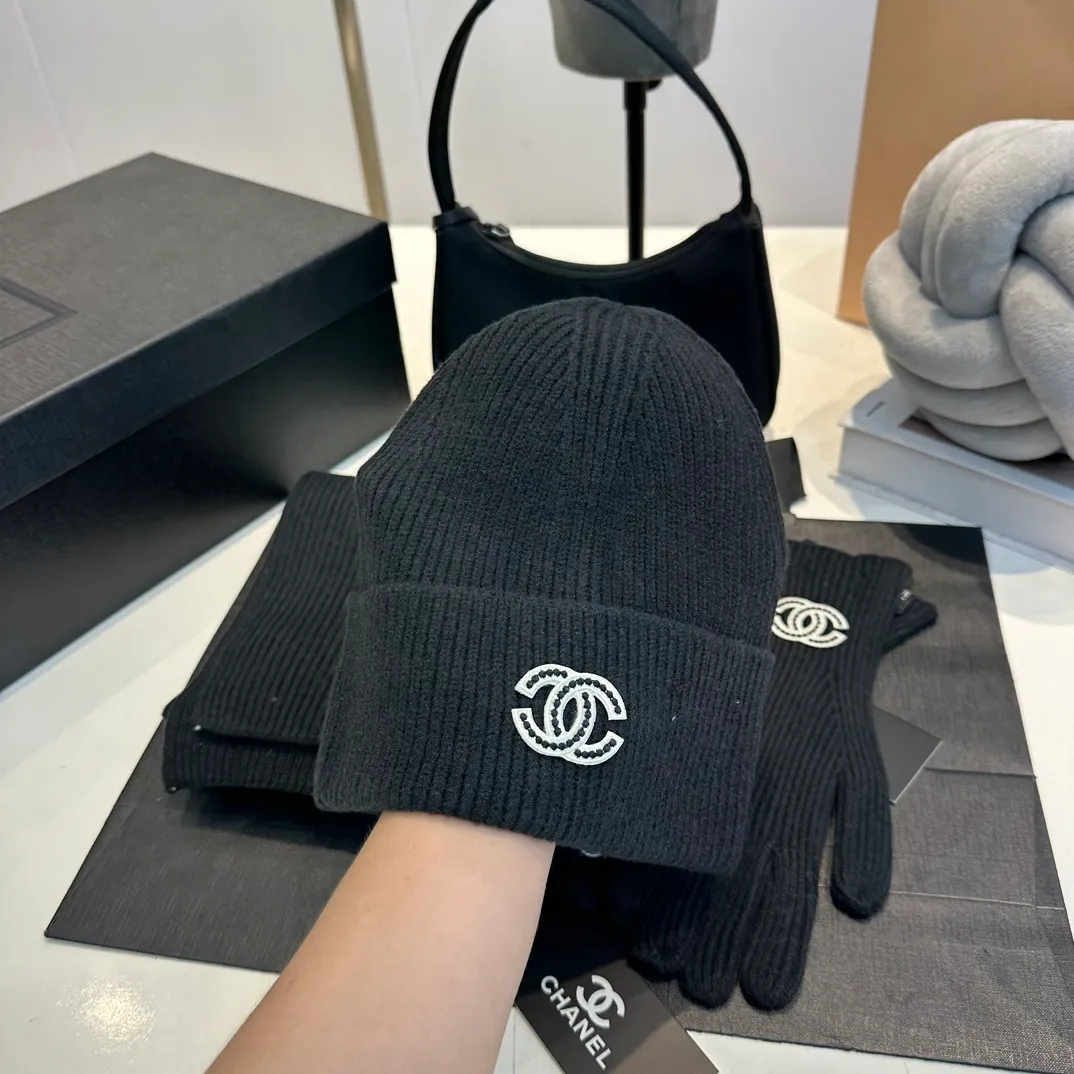 P170 Chanel Beanie Hat Set Hat Scarf Hat + Scarf + Gloves