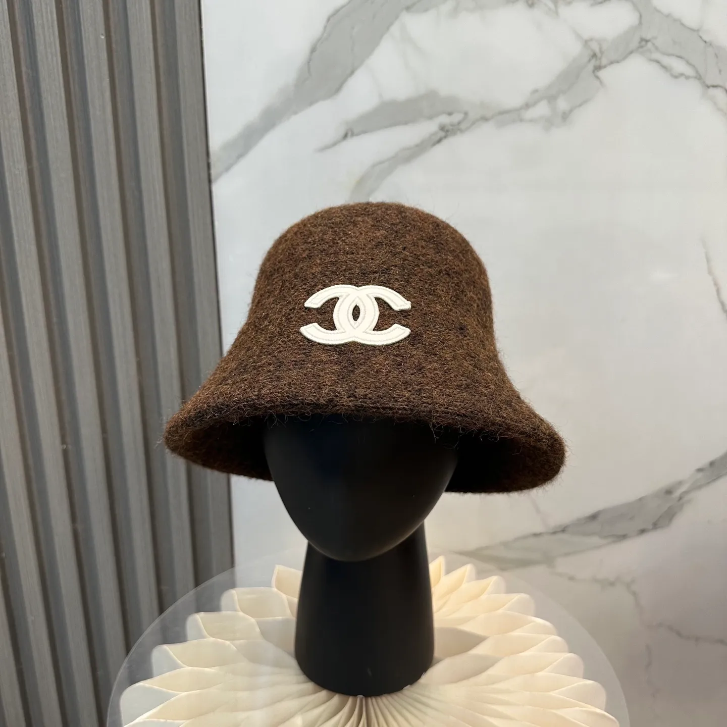 P60 💛With dust bag [CHA Chanel] 2025 autumn and winter new style wool cashmere bucket hat, 🔆Quality goddess style ~ a must-have for going out on the street