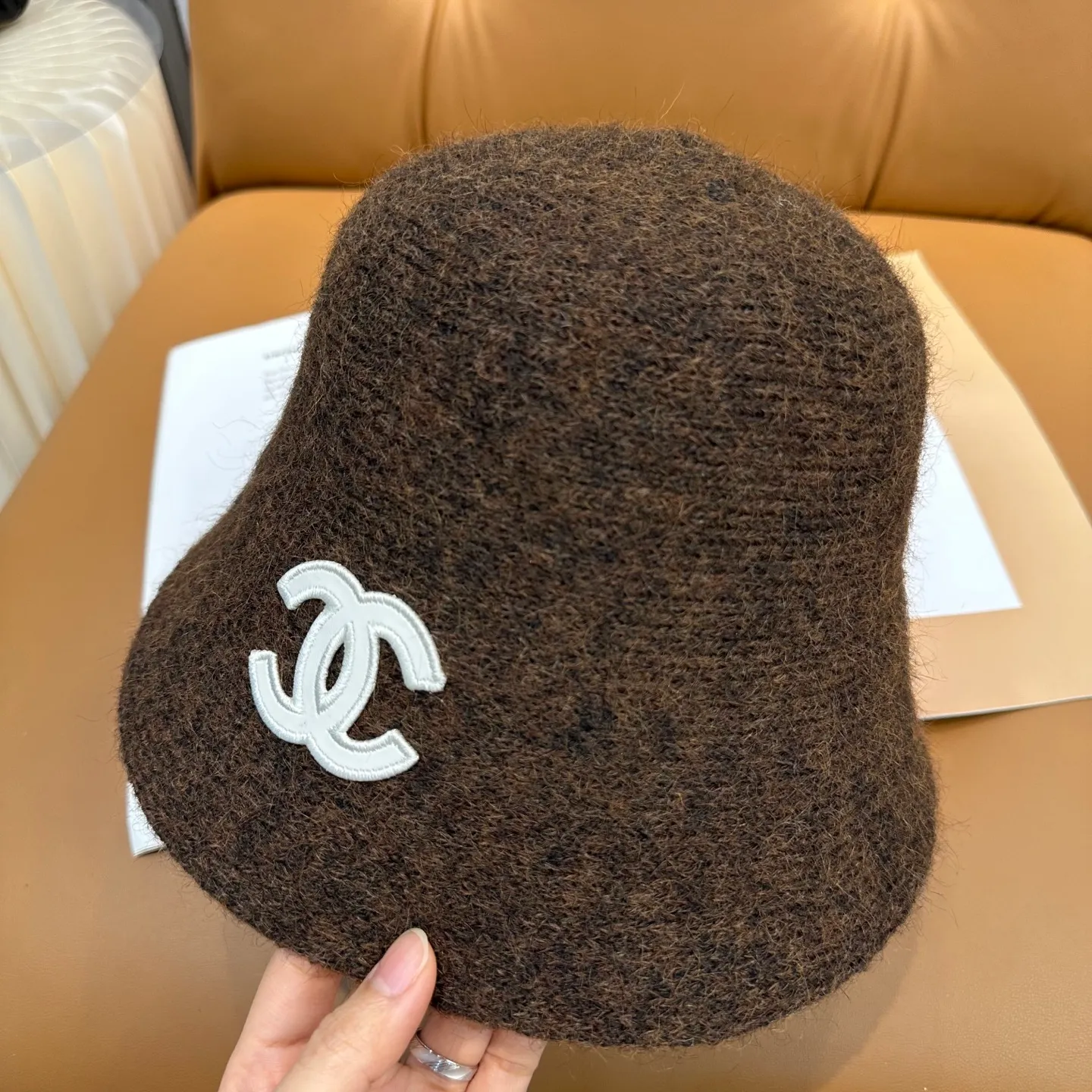 P60 💛With dust bag [CHA Chanel] 2025 autumn and winter new style wool cashmere bucket hat, 🔆Quality goddess style ~ a must-have for going out on the street
