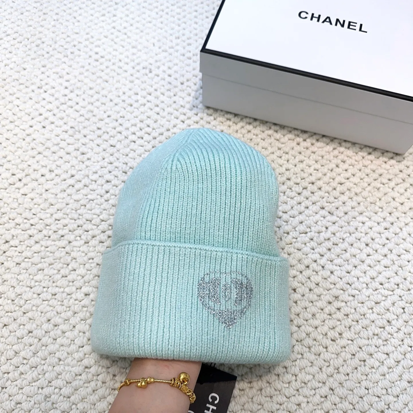 P80 CHANEL Chanel】🔥Simple rhinestone style knitted beanie, super popular💖The texture is first-class, it is very easy to match when going out!