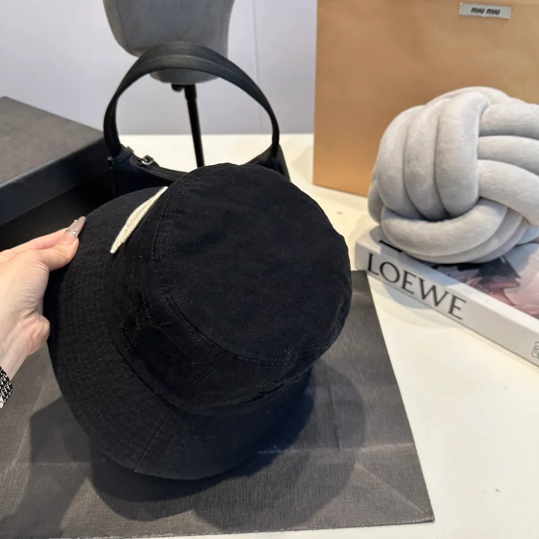 P60 Chanel new bucket hat, Xiaoxiang is classic and simple, fashionable and casual design, suitable for all seasons, a fisherman hat that coexists with laziness and sophistication
