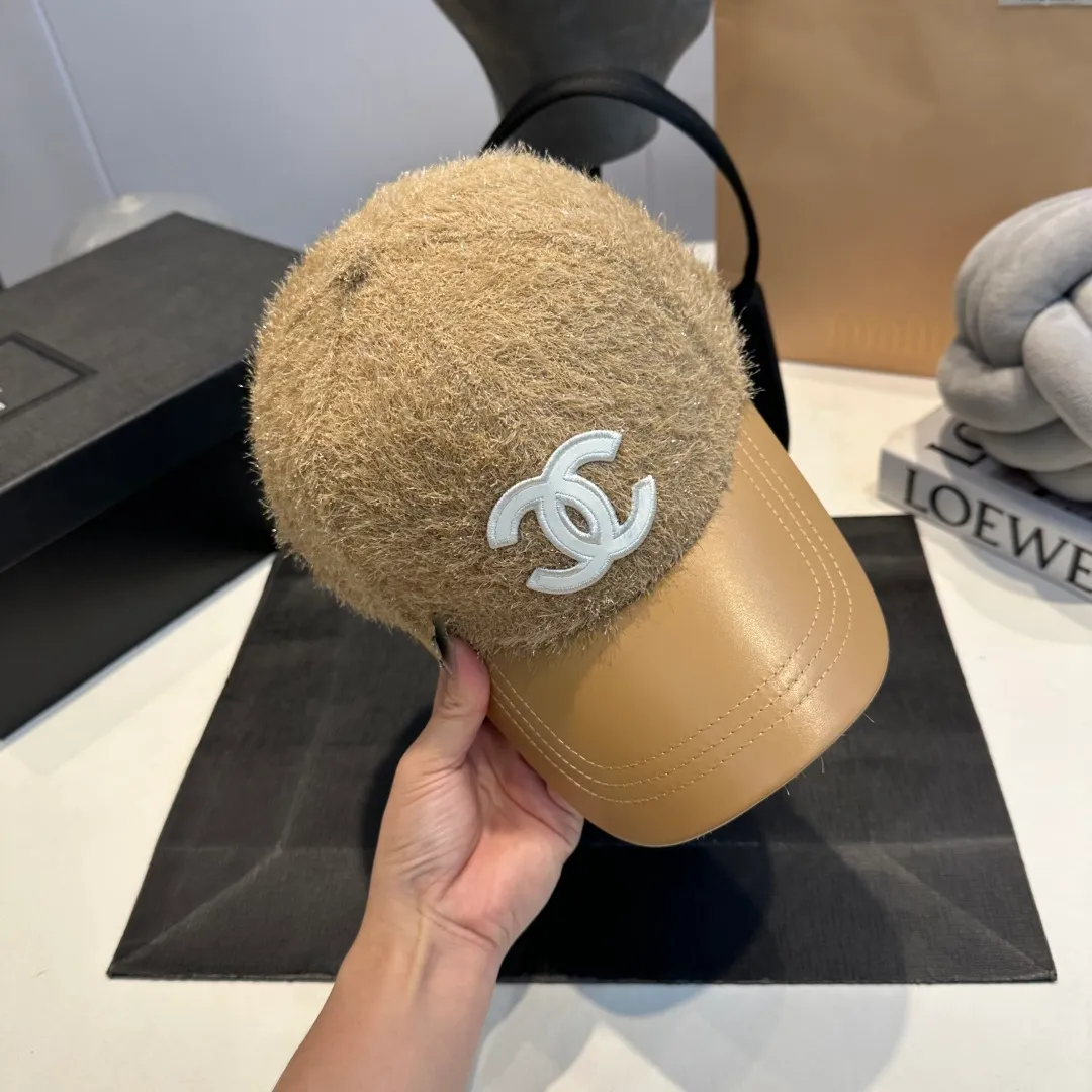 P60 Chanel's new autumn and winter classic casual and trendy style simple baseball cap🧢Japanese and Korean style, looks great with any combination! A must-have when traveling