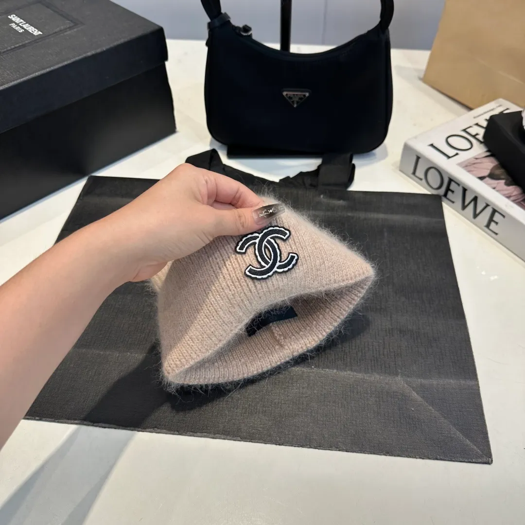 P60 Chanel official website quality Chanel autumn and winter woolen hat recommended by Internet celebrity fashion bloggers, Xiaohongshu popular style, super soft and comfortable knitted hat with excellent elasticity