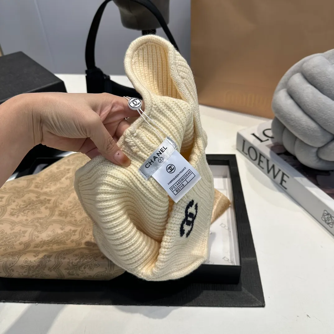 P60 Chane*🆕Chanel 24N new ski series wool hat, the popular Lei Feng hat all over the Internet, black and white, versatile and cool, can be worn by men and women as a couple, warm and good-looking, a must-have👍👍