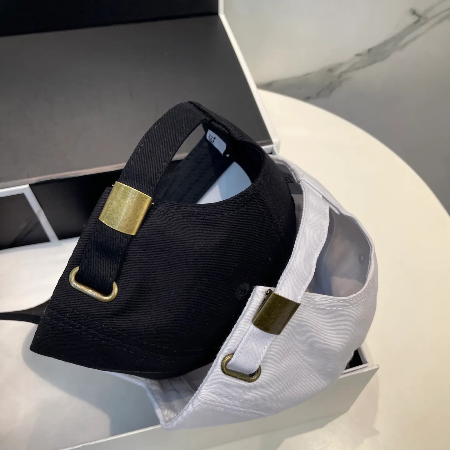 P50 CHANEL new high-end diamond hard-top baseball cap, Xiaoxiang logo is classic and simple, fashionable and casual design, popular new product