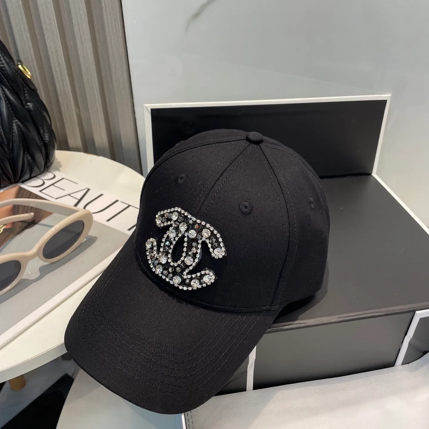 P50 CHANEL new high-end diamond hard-top baseball cap, Xiaoxiang logo is classic and simple, fashionable and casual design, popular new product