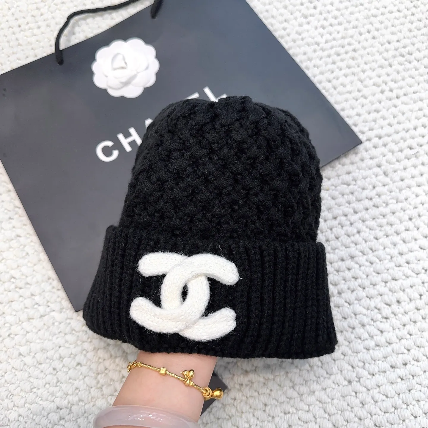 P70 Chanel official website quality Chanel autumn and winter woolen hat recommended by Internet celebrity fashion bloggers, Xiaohongshu's popular style, super soft and comfortable knitted hat with excellent elasticity!
