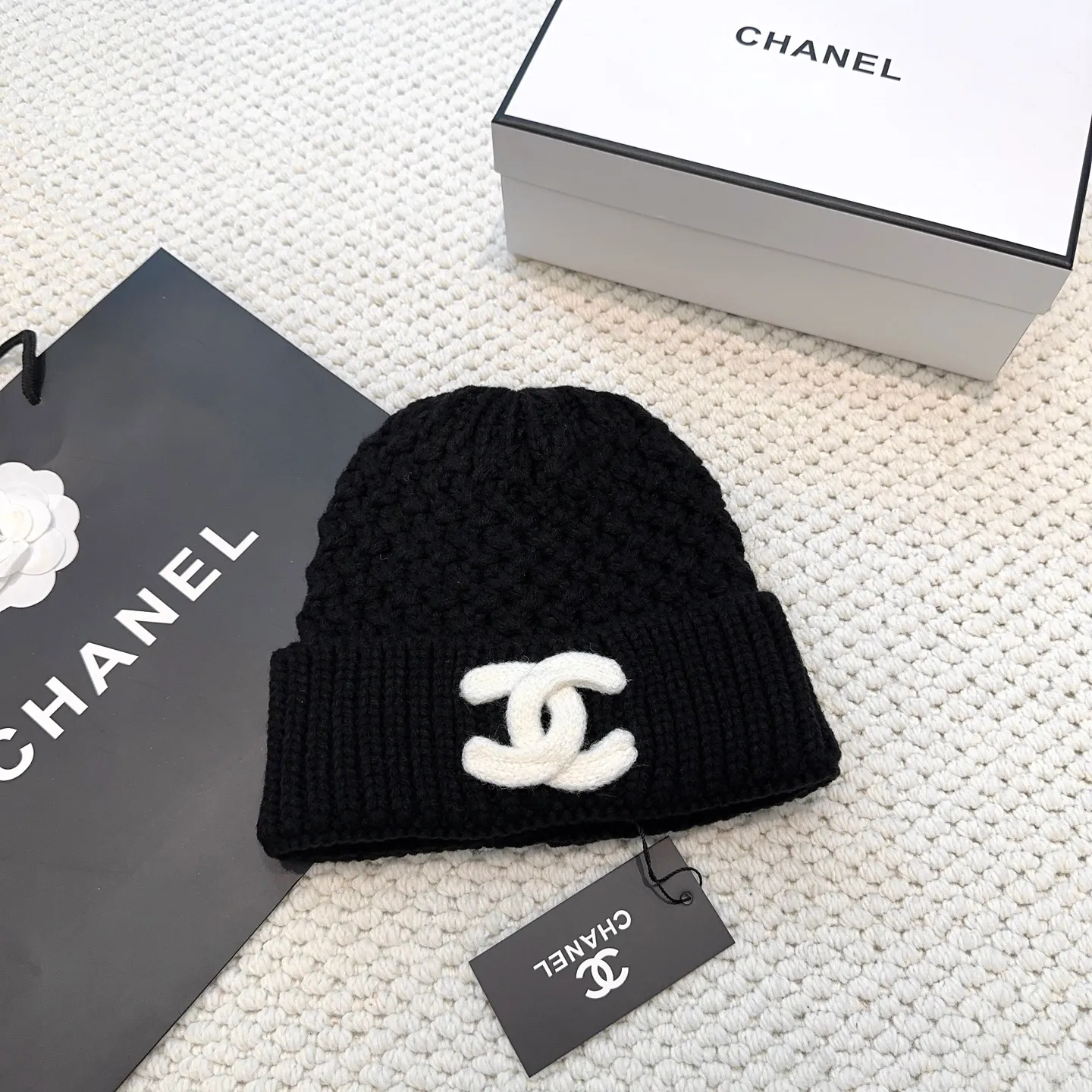 P70 Chanel official website quality Chanel autumn and winter woolen hat recommended by Internet celebrity fashion bloggers, Xiaohongshu's popular style, super soft and comfortable knitted hat with excellent elasticity!
