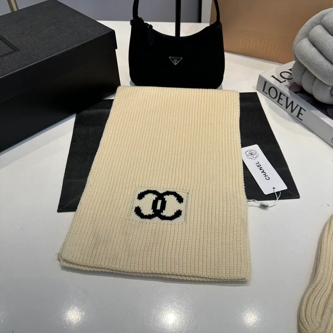 P160 Chane*🆕Chanel 24N new ski series wool hat, hat, scarf set, the popular Lei Feng hat on the Internet, black and white, versatile and cool, can be worn by men and women as a couple, warm and good-looking, a must-have