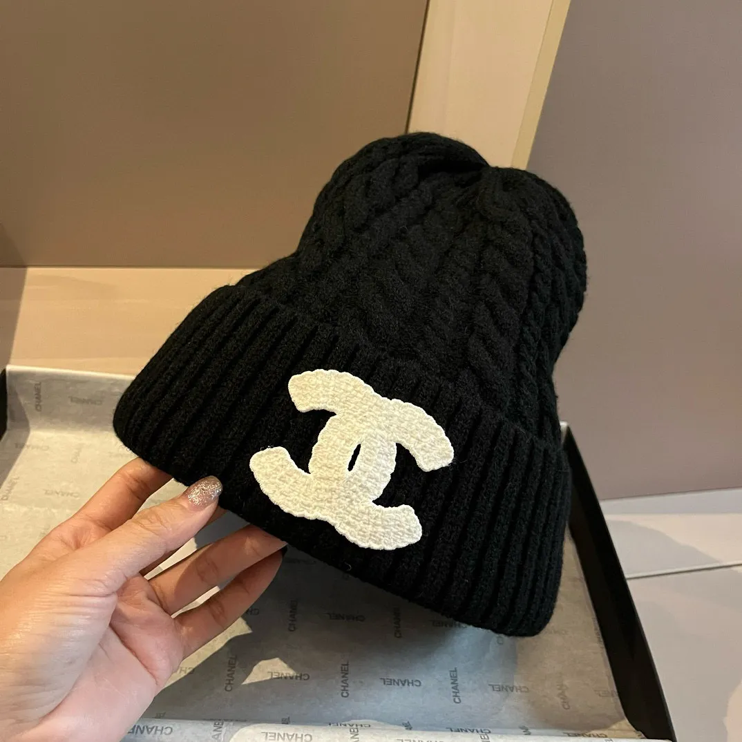 💰210¥ Chanel Chanel knitted scarf hat set official model