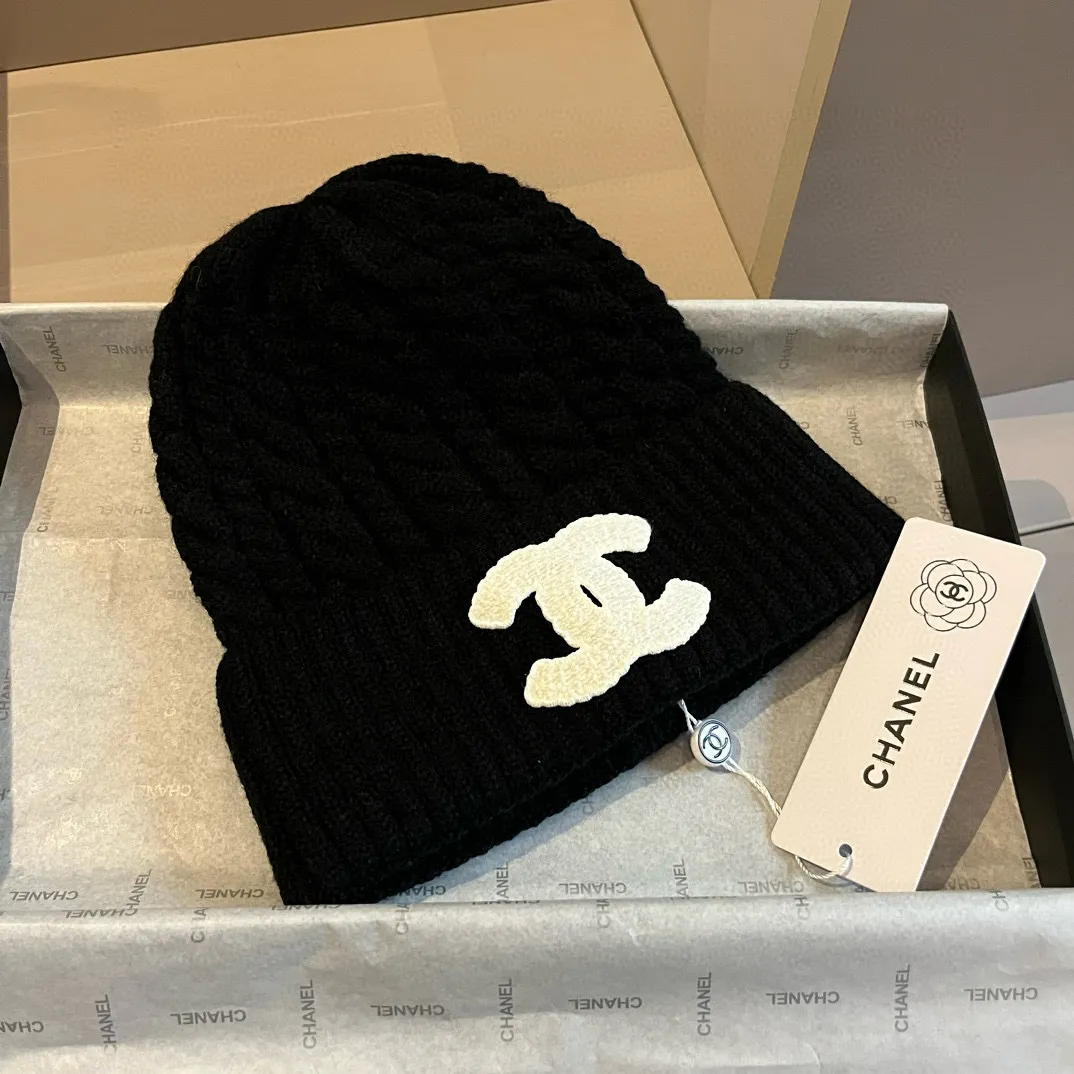 💰210¥ Chanel Chanel knitted scarf hat set official model