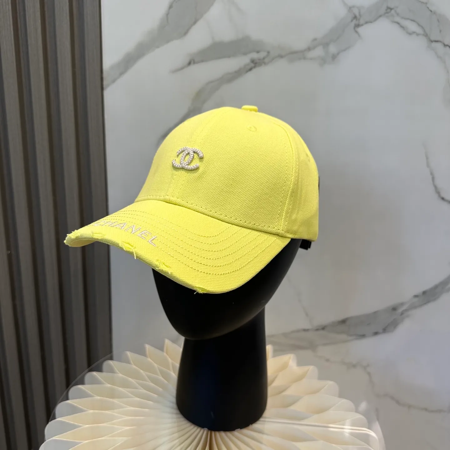 P50 CHANEL [Chanel] New simple embroidered logo baseball cap, new model shipped, big brand style is super easy to match, hurry up and get it!