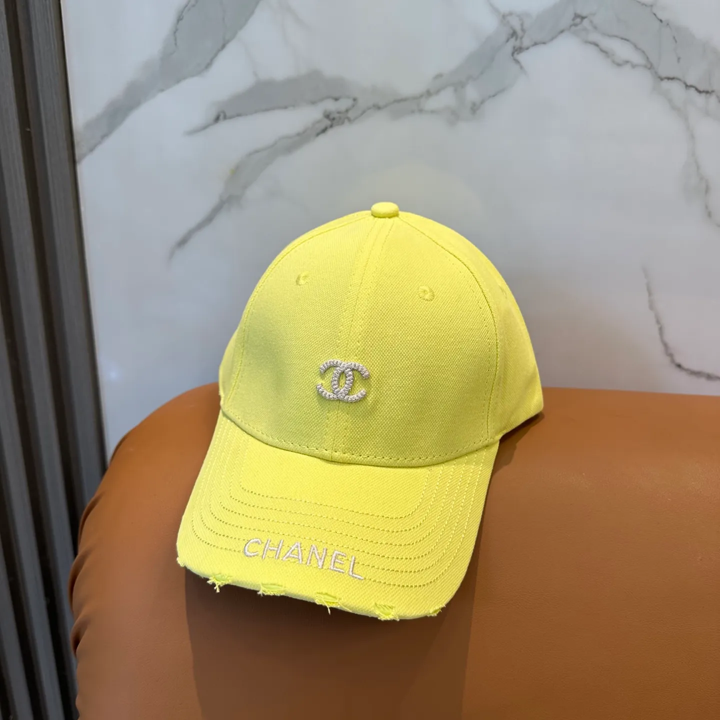 P50 CHANEL [Chanel] New simple embroidered logo baseball cap, new model shipped, big brand style is super easy to match, hurry up and get it!