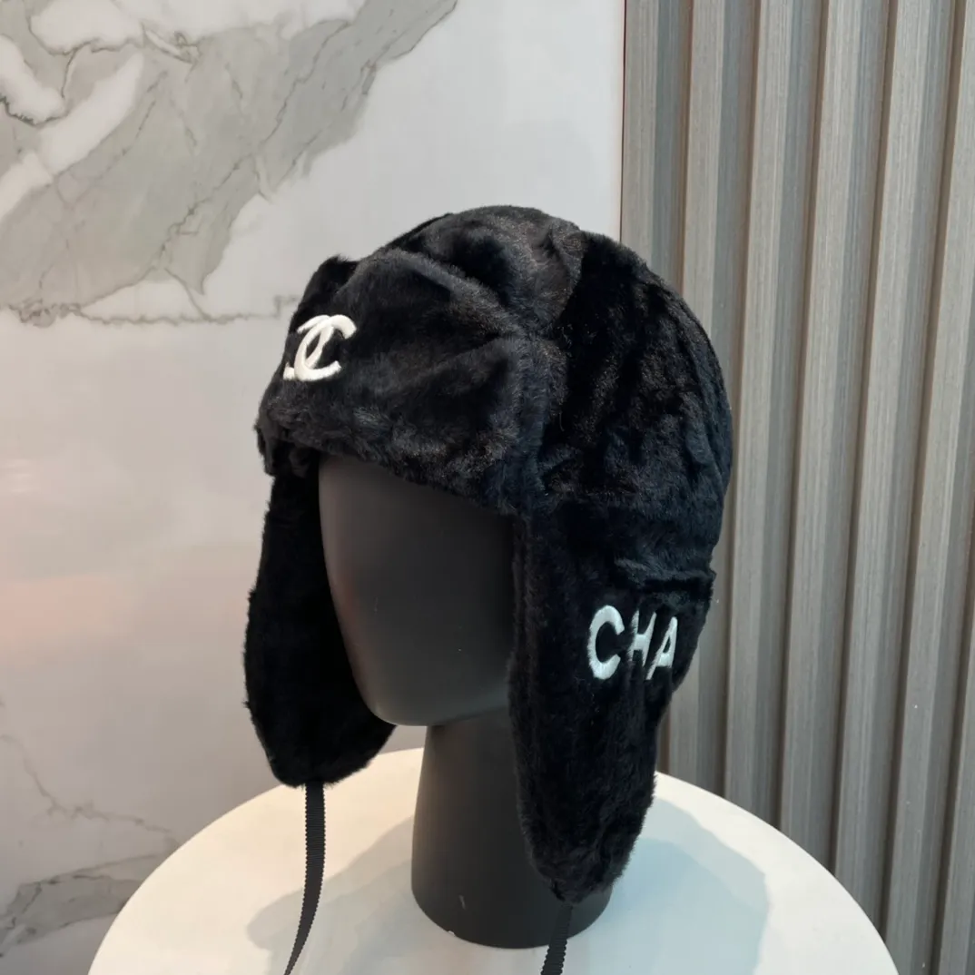 P70 Chanel 🎿 Ski Series Autumn and Winter Goods Popular Lei Feng Hat Ear Protector Hat Soft and Warm, Essential for Skiing