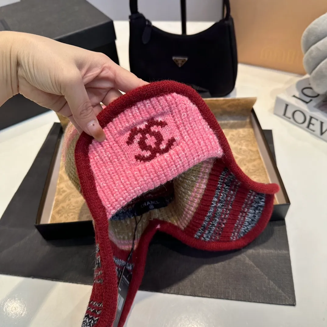 P70 Chane*🆕Chanel 24N new ski series wool hat, the popular Lei Feng hat all over the Internet, black and white, 4 colors, versatile and cool, can be worn by men and women as a couple, warm and good-looking, a must-have