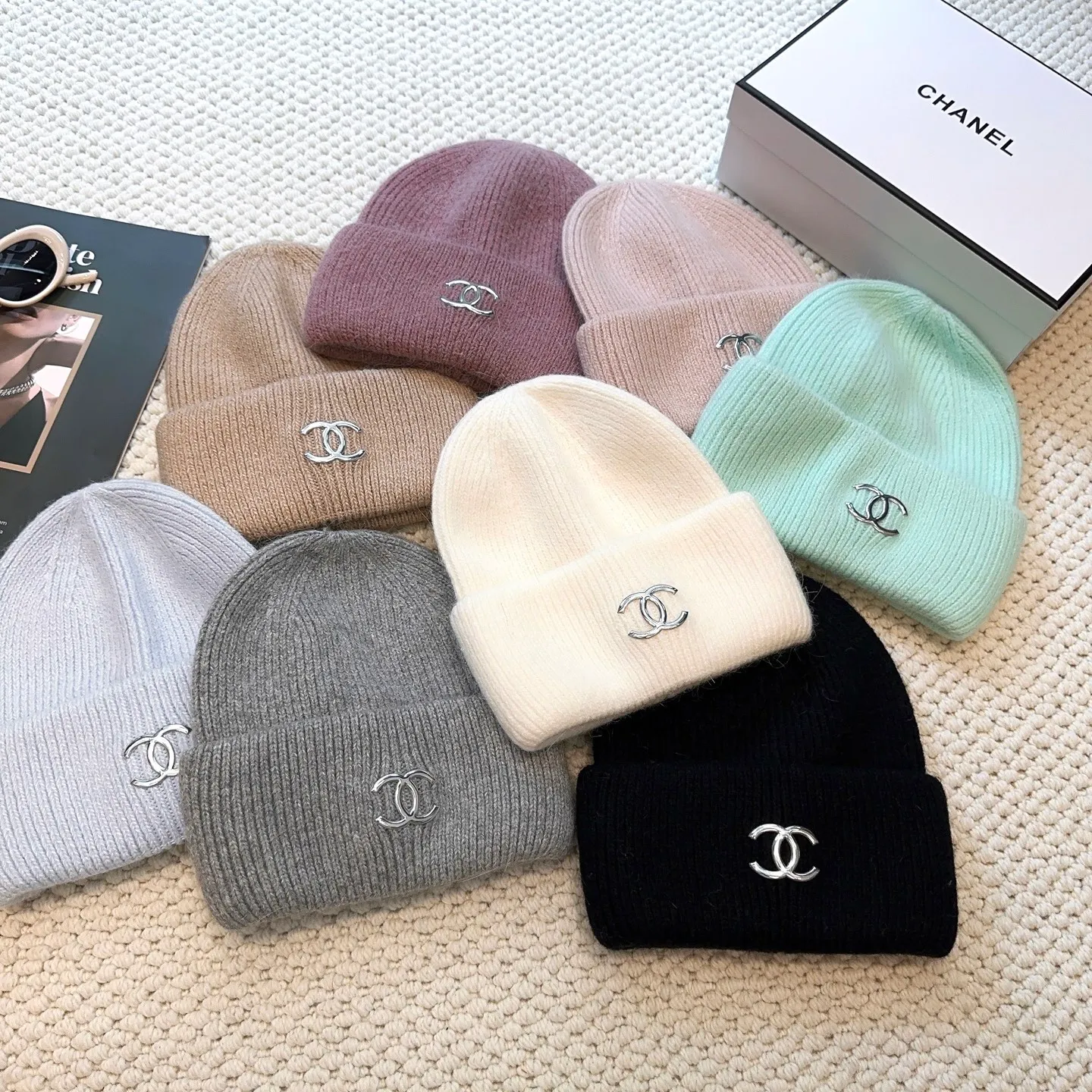 P60 comes with dust bag 🌺 [CHANEL] New rabbit fur knitted hat, Xiaohongshu, the main recommendation of major Internet celebrities! Thicker and warmer, fashionable and popular🌸First-class texture, the best brand for keeping warm in autumn and winter, order now, limited quantity available
