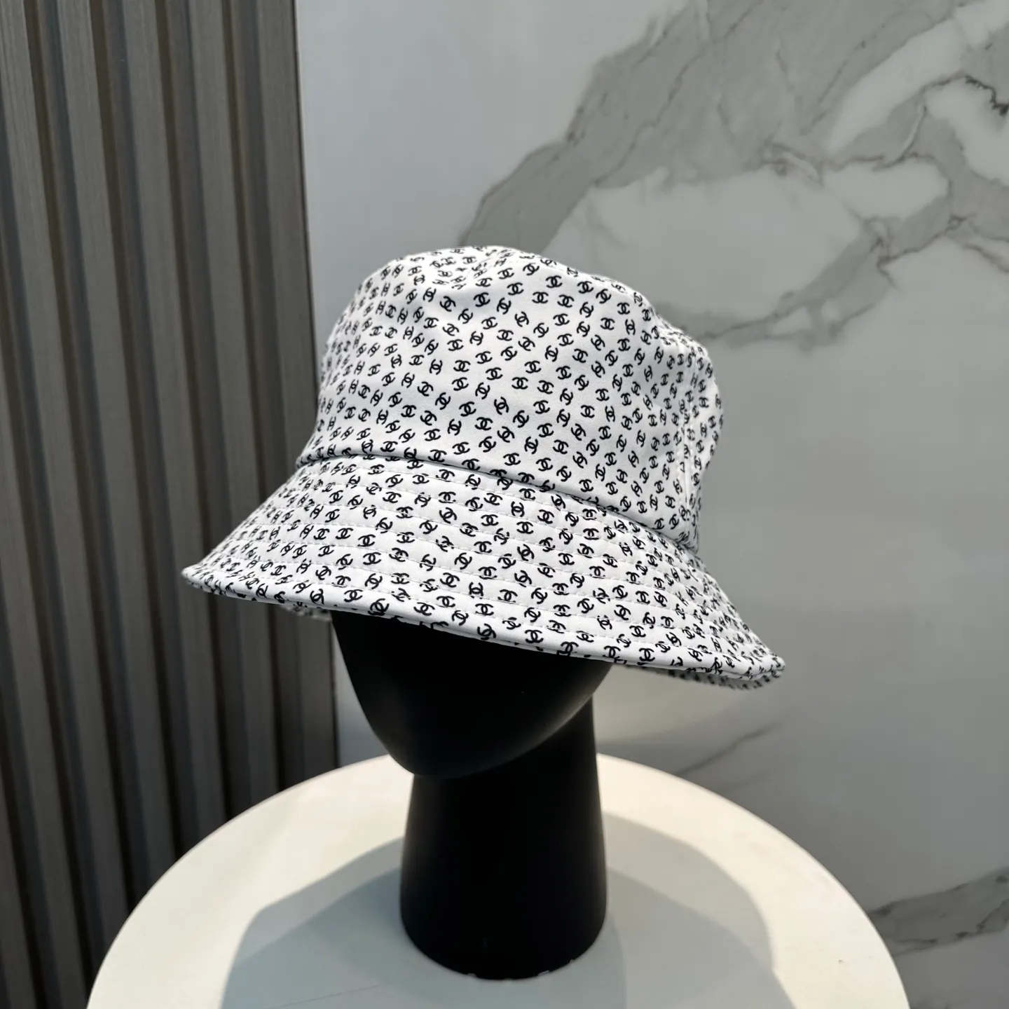 P70 CHANEL] New jacquard logo bucket hat 🧢New model shipped, big brand style is super easy to match, hurry up and get it