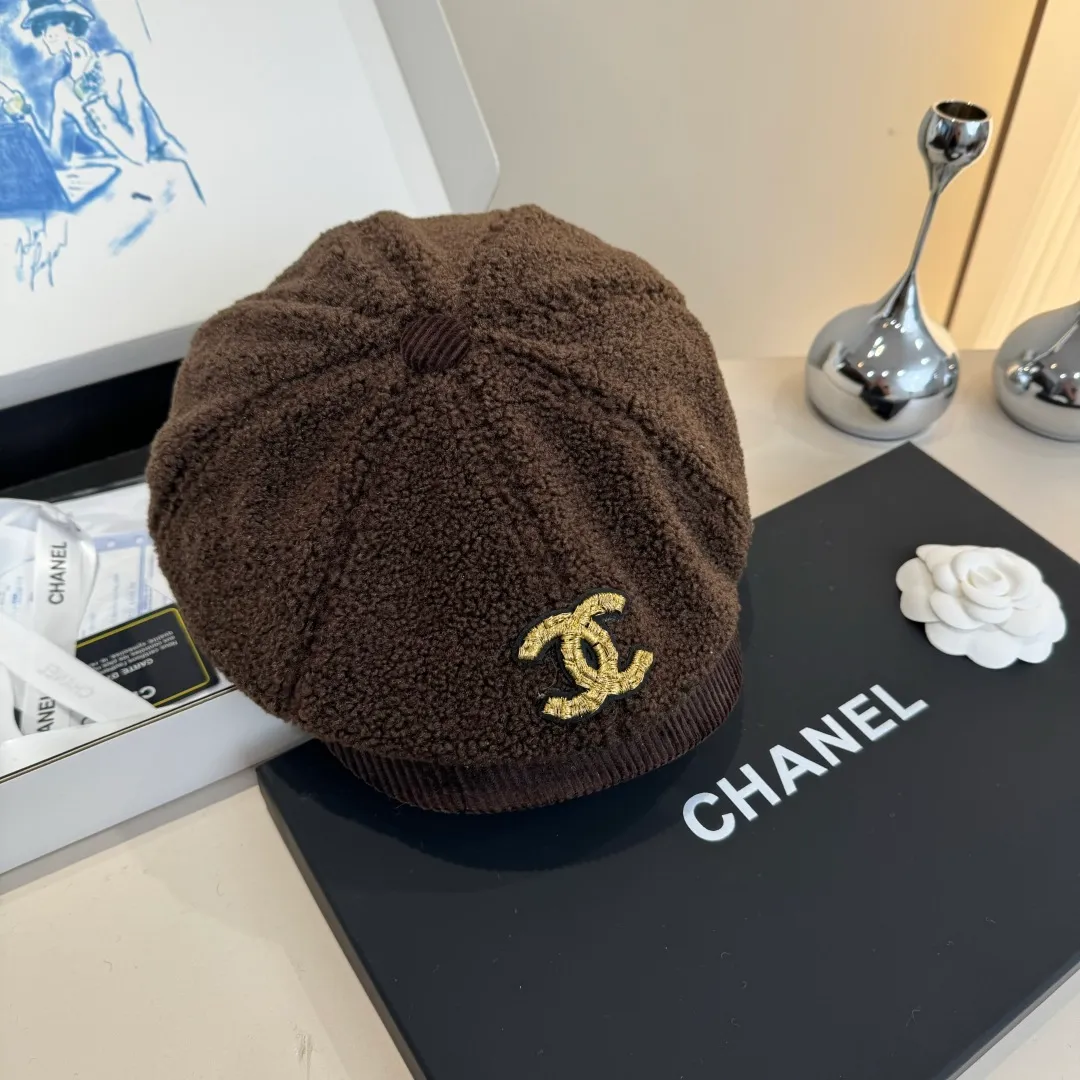 💰90¥ Chanel wool duck bill forward cap, unisex,