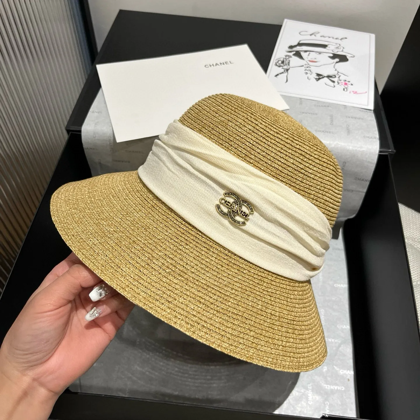 💰150¥ Chanel straw hat, made of fine straw, foldable, head circumference 57cm