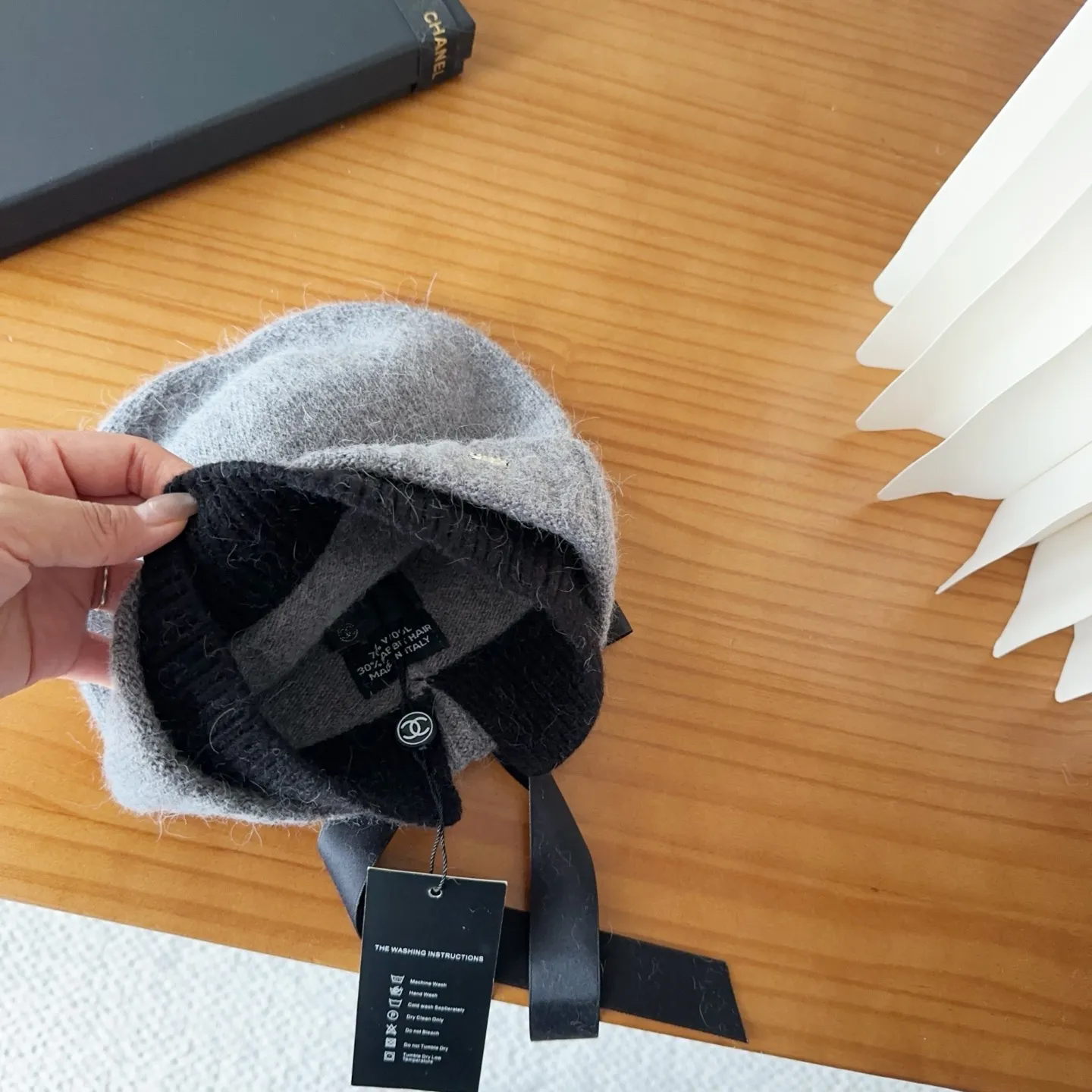 💰80 Chanel official website releases CHANEL small and popular knitted hat! Xiaohongshu’s new product is released, it’s so 🉑️, high-elastic fabric, classic colors, same style for men and women.