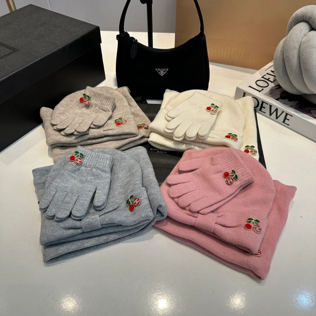 P140 Chanel Chanel children's knitted beanie cherry three-piece set, scarf, hat, gloves, super warm