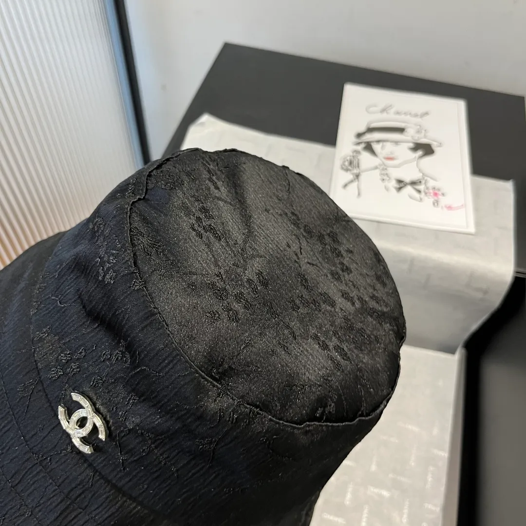 💰100¥ Chanel bucket hat, head circumference 57cm