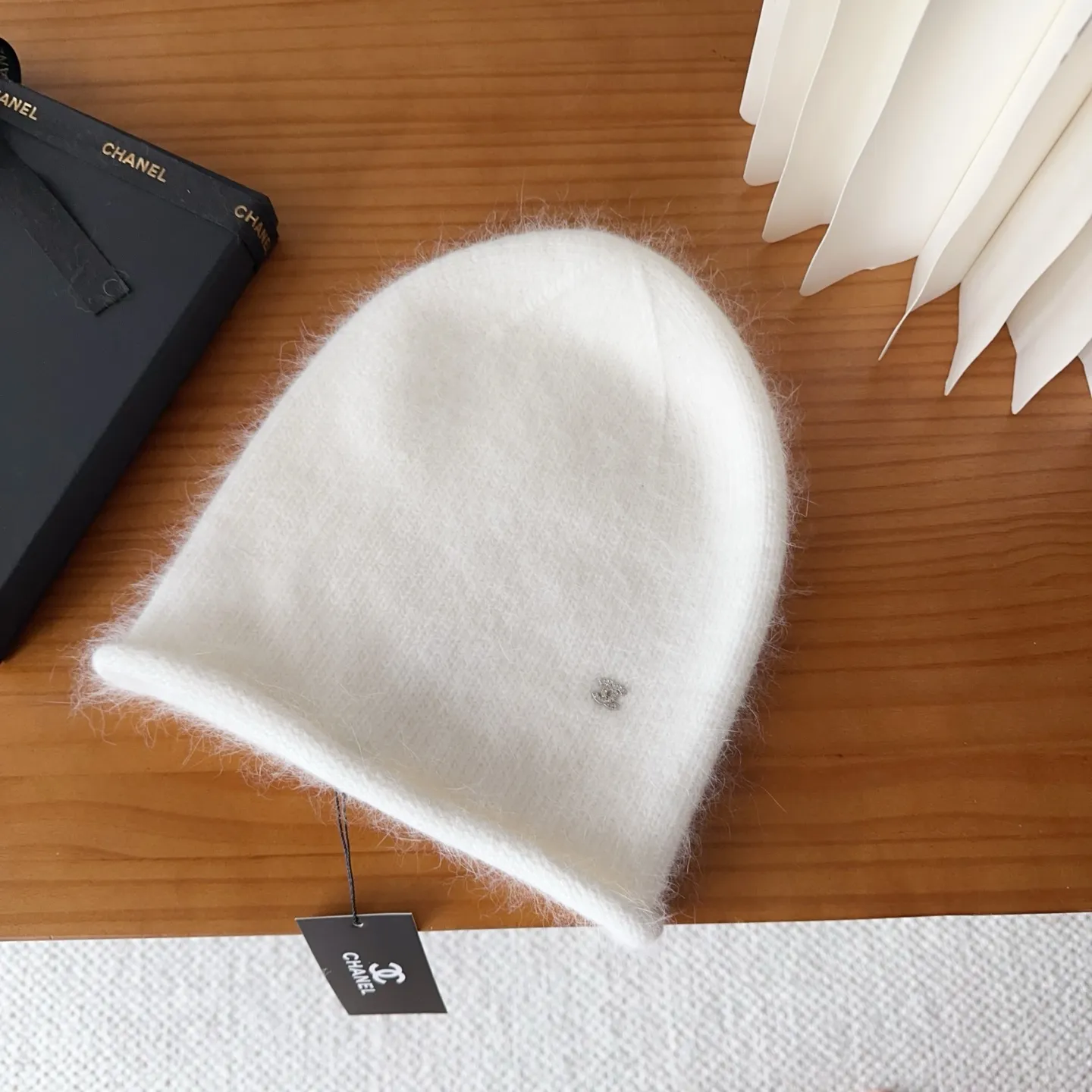 💰60 Chanel official website releases CHANEL small and popular knitted hat! Xiaohongshu’s new product is released, it’s so 🉑️, high-elastic fabric, classic colors, same style for men and women.