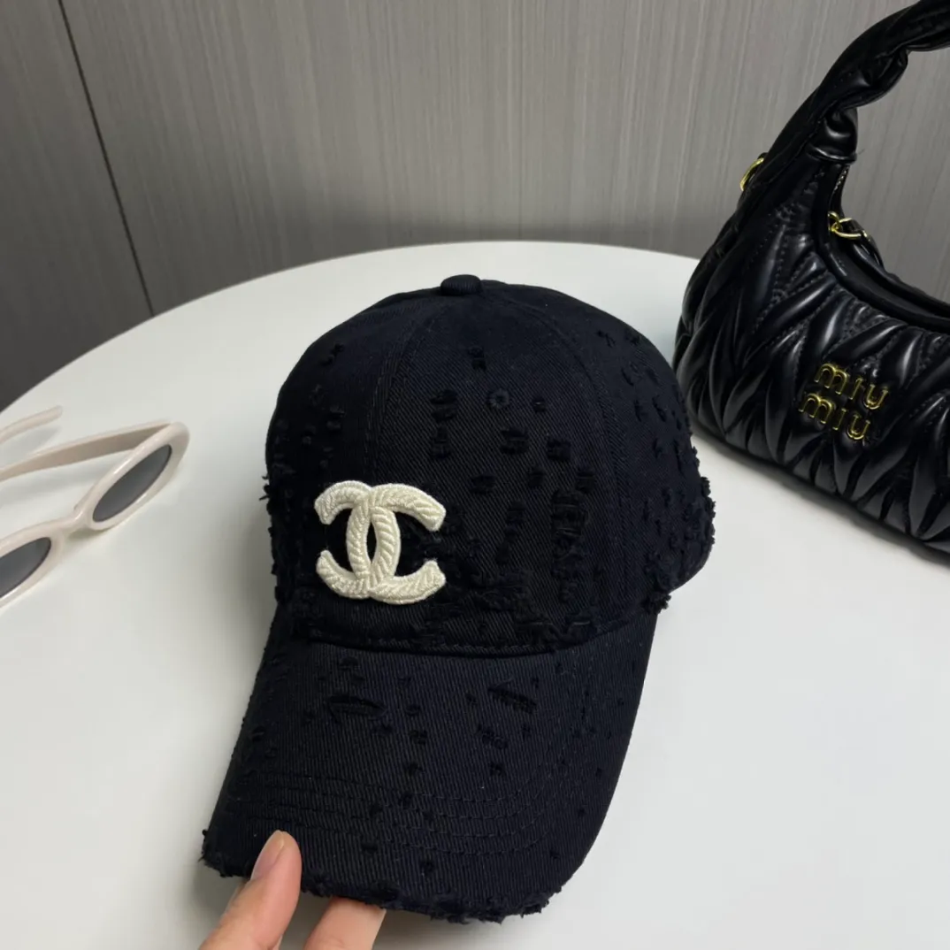 P76 CHANEL 25 new baseball cap, classic and simple logo, fashionable and casual design, popular new product