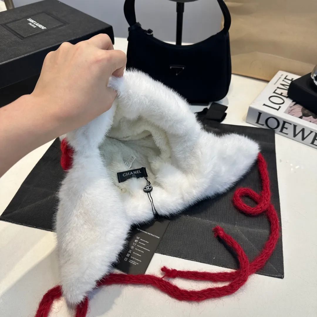 P70 Chanel Chanel's new rabbit fur ear protection hat, a must-have new style for autumn and winter