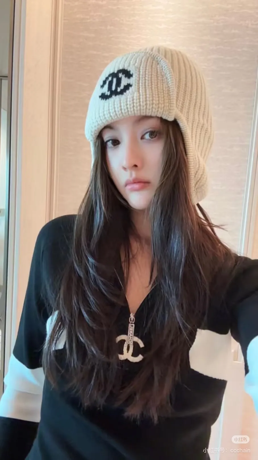 Chane*🆕Chanel 25N new ski series wool hat, the popular Lei Feng hat on the entire Internet, whoever wears it better 4️⃣ individual colors, black and white, versatile and cool, blue and pink, cute, can be worn by men and women as a couple, wool and cashmere material, warm and good-looking, a must-have👍👍👍