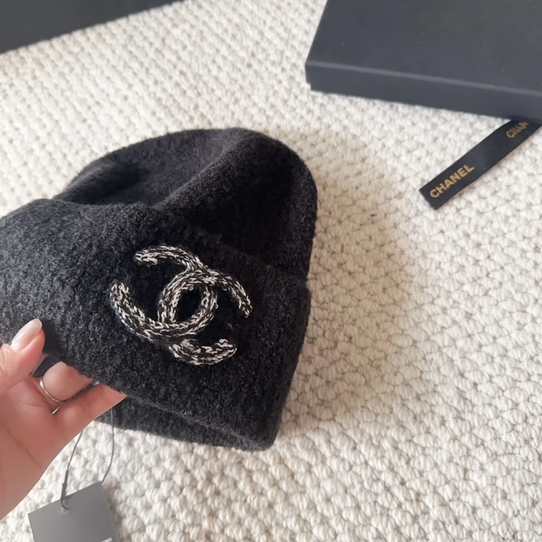 💰70 Chanel official website releases CHANEL small and popular knitted hat! Xiaohongshu’s new product is released, it’s so 🉑️, high-elastic fabric, classic colors, same style for men and women.