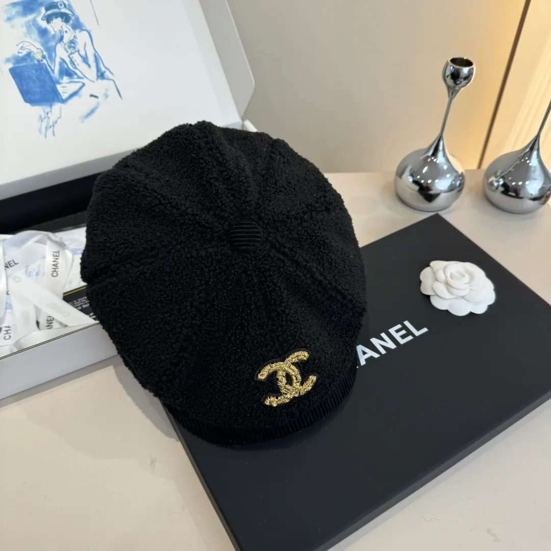 💰90¥ Chanel wool duck bill forward cap, unisex,