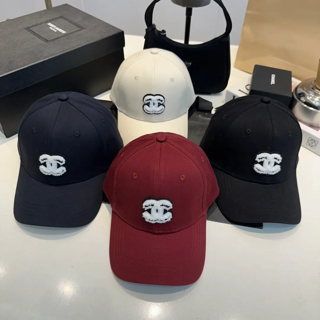 P60 Chanel's new autumn and winter classic casual and trendy style simple baseball cap🧢Japanese and Korean style, looks great with any combination! A must-have when traveling