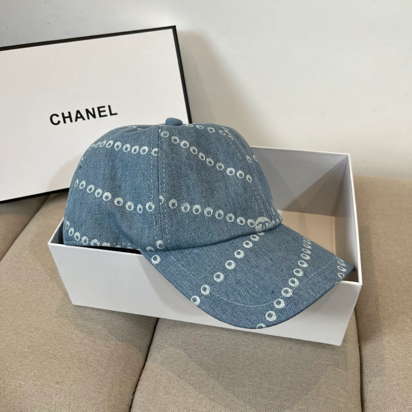 P70 CHANEL new baseball cap, Xiaoxiang is classic and simple, fashionable and casual design, popular new product
