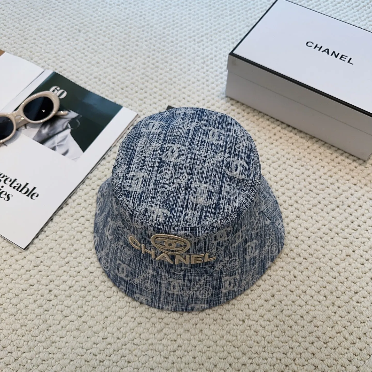 P70 CHA Chanel] New simple embroidered logo bucket hat 🧢New model shipped, big brand style is super easy to match, hurry up and get it
