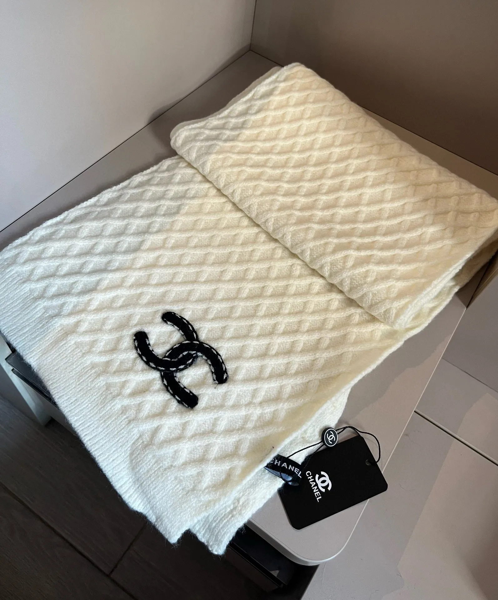 💰250¥ Chanel Chanel knitted scarf hat set official model
