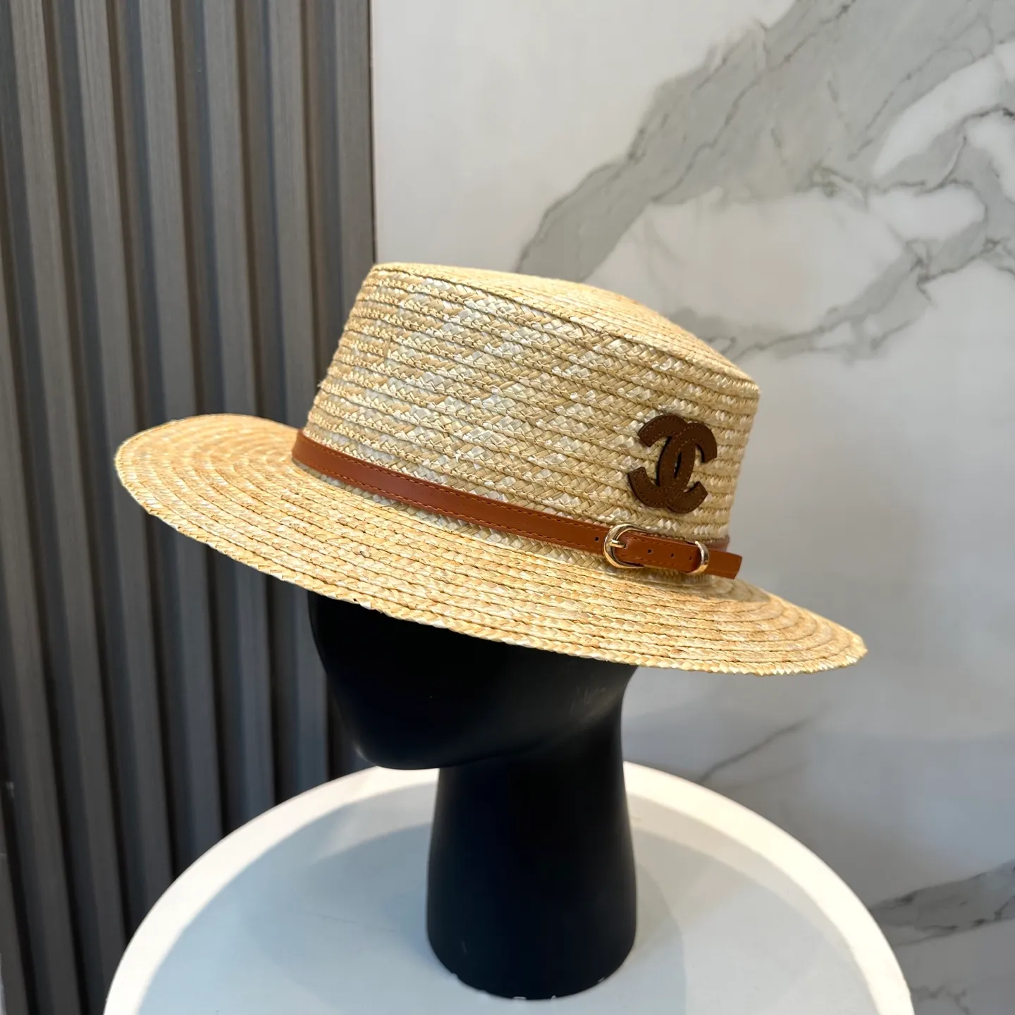 P90 Chanel 2025 new flat-top straw hat, advanced customization, lady style, attention to detail, sun protection and UV protection in summer, a must-have for travel, versatile and good-looking