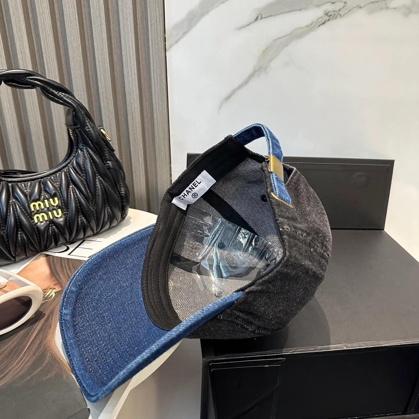 P56 Chanel (Chanel) counter new original washed denim baseball cap, customized three-dimensional logo is exquisite! Original quality, exclusive physical shooting.