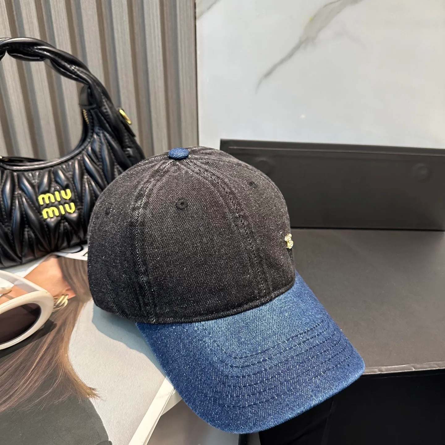 P56 Chanel (Chanel) counter new original washed denim baseball cap, customized three-dimensional logo is exquisite! Original quality, exclusive physical shooting.
