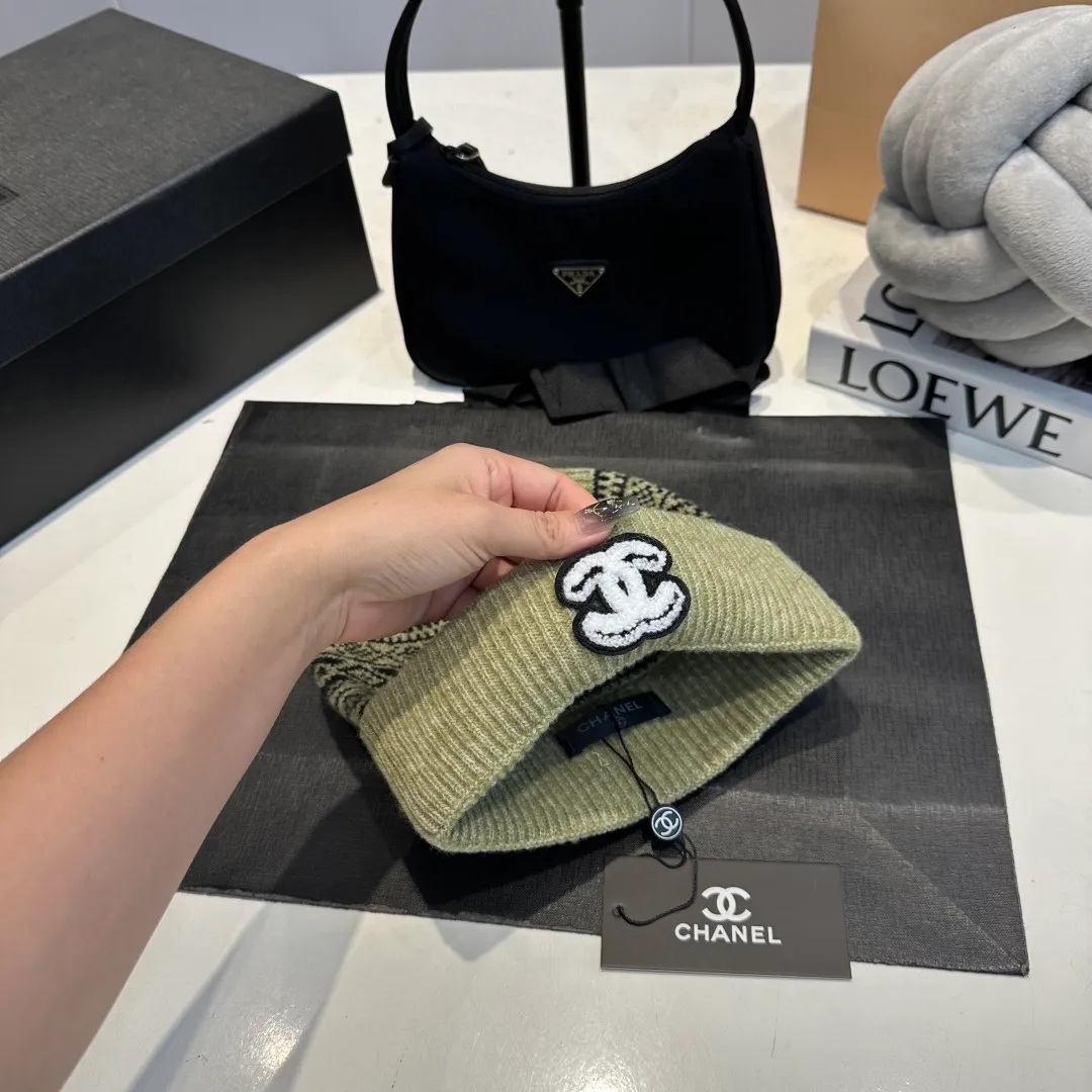 P60 Chanel knitted beanie