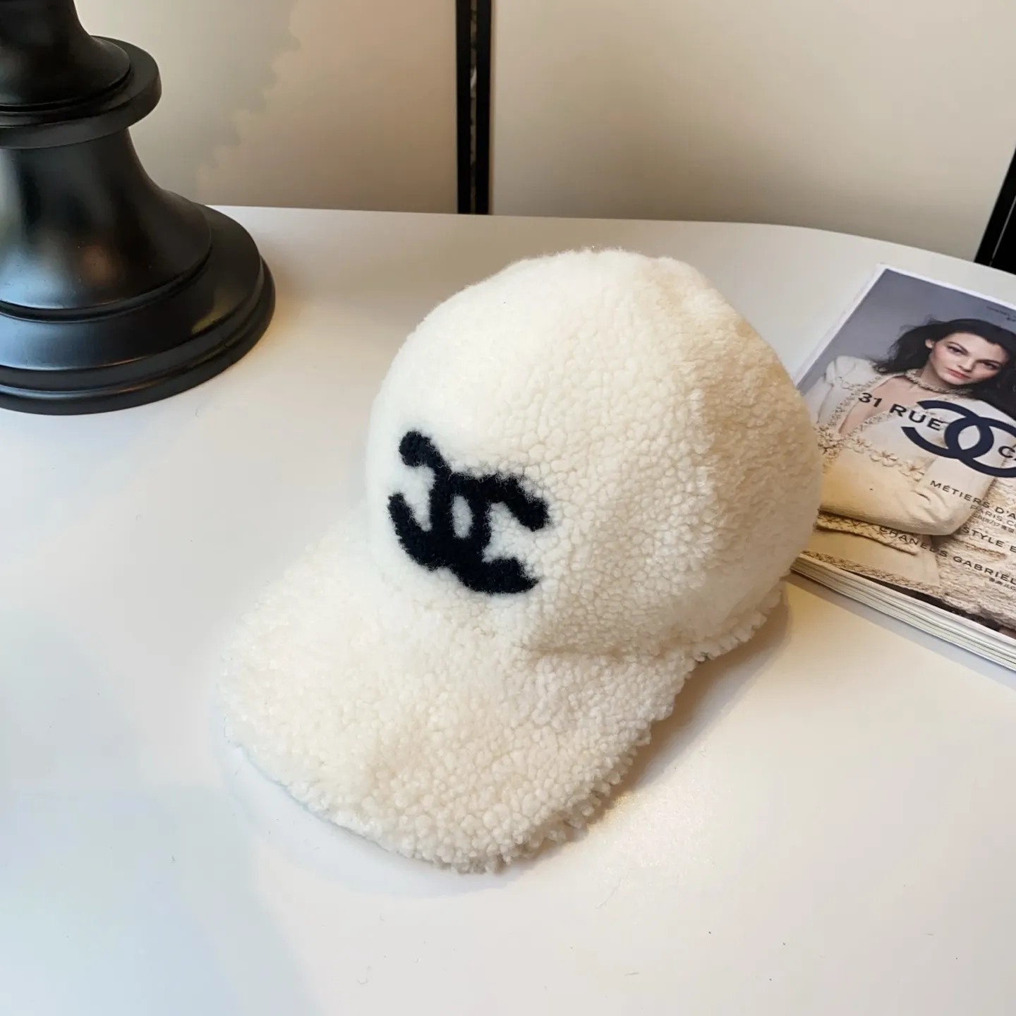 2️⃣5️⃣ꫛꫀꪝ New style for autumn and winter 🐑Chane*25 wool logo baseball cap ❄️Chanel’s ski series every year is amazing! 👌Fashionable and versatile, the same style as the celebrities in the counter~winter atmosphere 🛒White Black